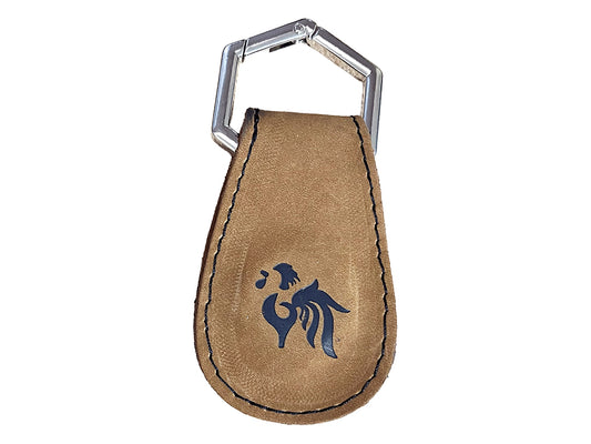 Clip para sombrero Bigalli de cuero y aluminio cromado, accesorio elegante para sujetar sombreros.